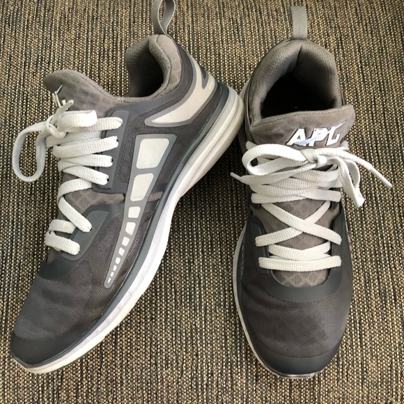 men's grey athletic shoes